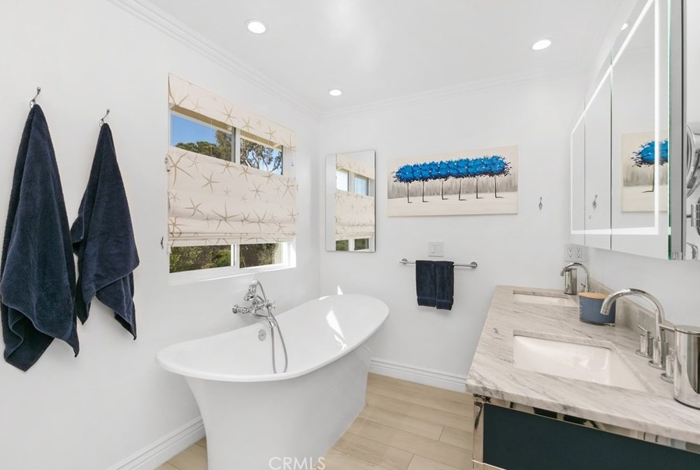 31534 Flying Cloud Dr, Laguna Beach CA  92677-2711 exterior