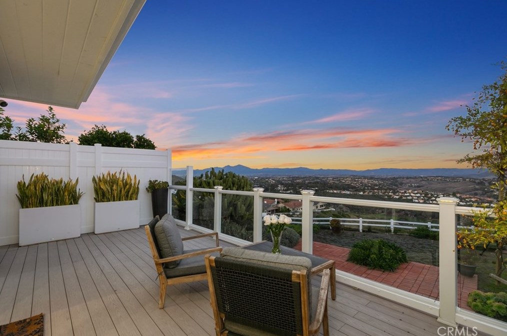 31534 Flying Cloud Dr, Laguna Beach CA  92677-2711 exterior