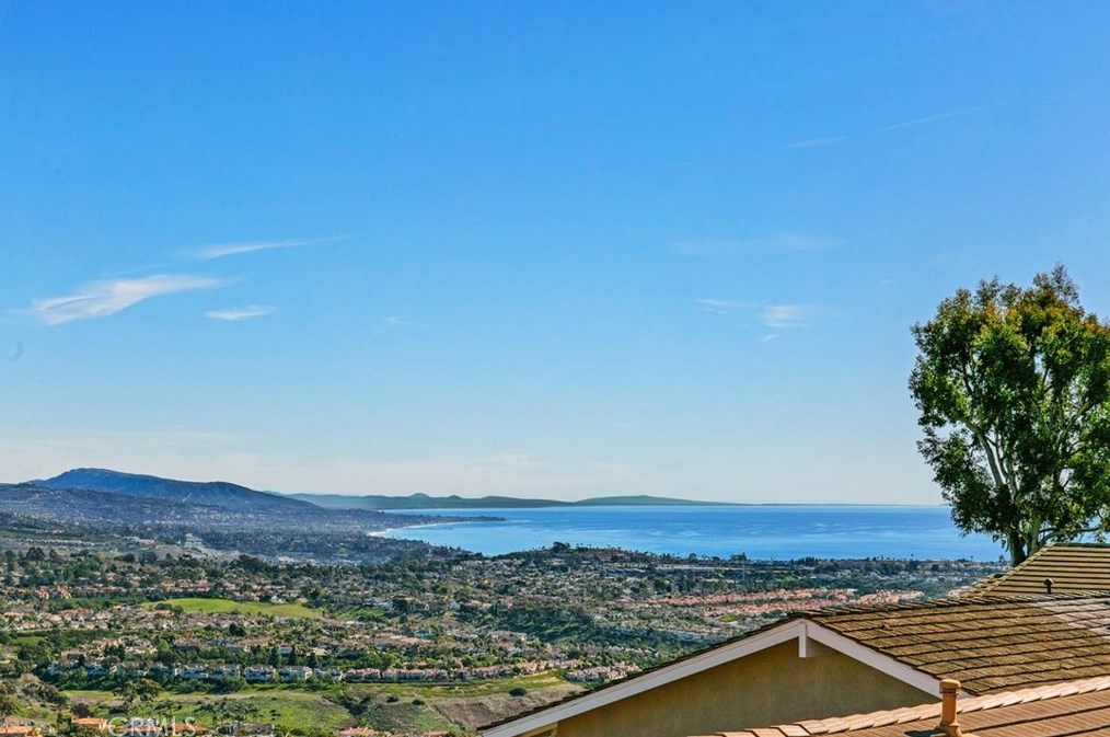 31534 Flying Cloud Dr, Laguna Beach CA  92677-2711 exterior