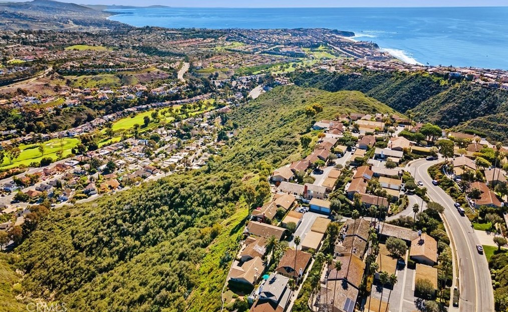 31534 Flying Cloud Dr, Laguna Beach CA  92677-2711 exterior