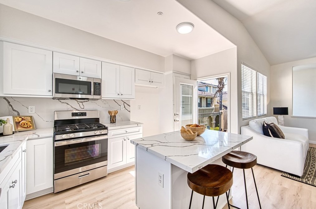 1412 Elmhurst, Irvine CA  92618-4024 exterior