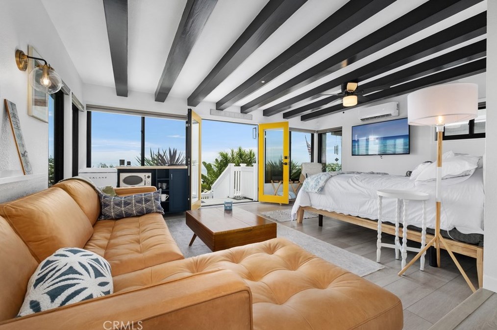 32146 Coast Hwy, Laguna Beach CA  92651-6870 exterior