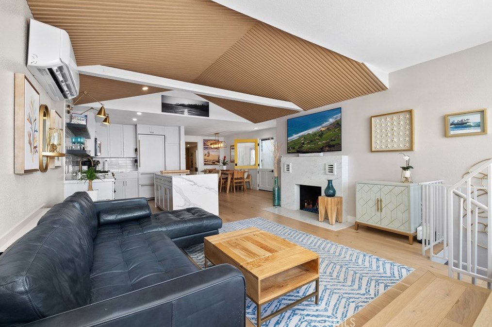 32146 Coast Hwy, Laguna Beach CA  92651-6870 exterior