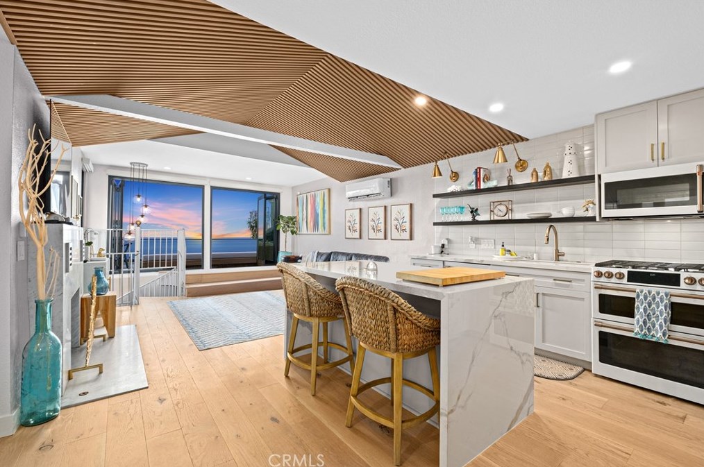 32146 Coast Hwy, Laguna Beach CA  92651-6870 exterior