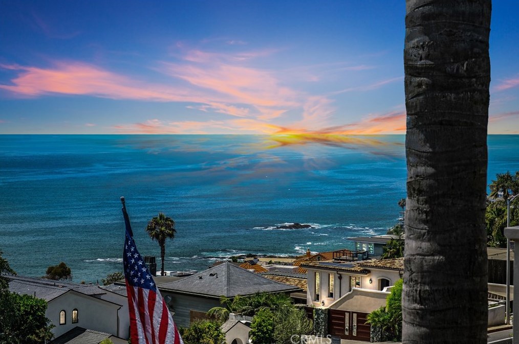 32146 Coast Hwy, Laguna Beach CA  92651-6870 exterior