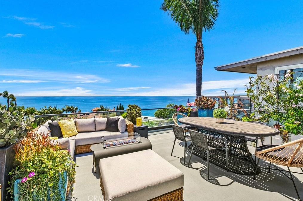 32146 Coast Hwy, Laguna Beach CA  92651-6870 exterior