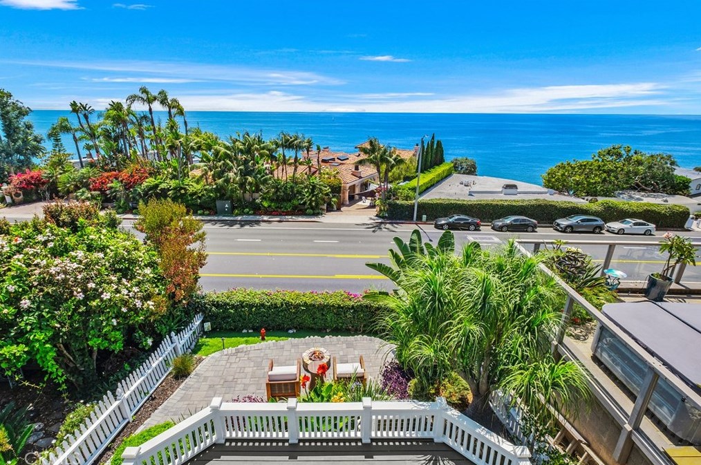 32146 Coast Hwy, Laguna Beach CA  92651-6870 exterior