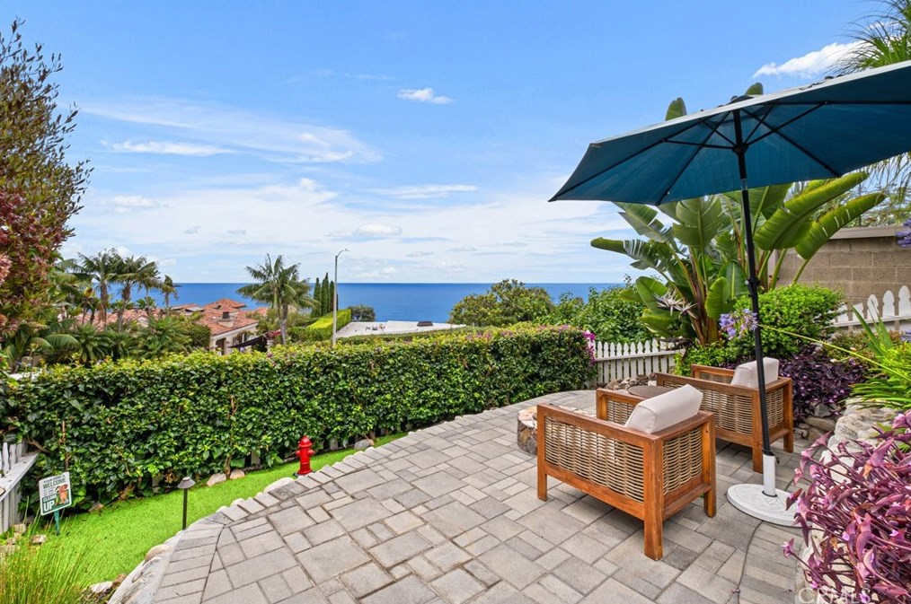 32146 Coast Hwy, Laguna Beach CA  92651-6870 exterior