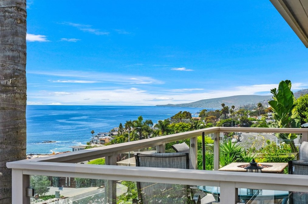 32146 Coast Hwy, Laguna Beach CA  92651-6870 exterior