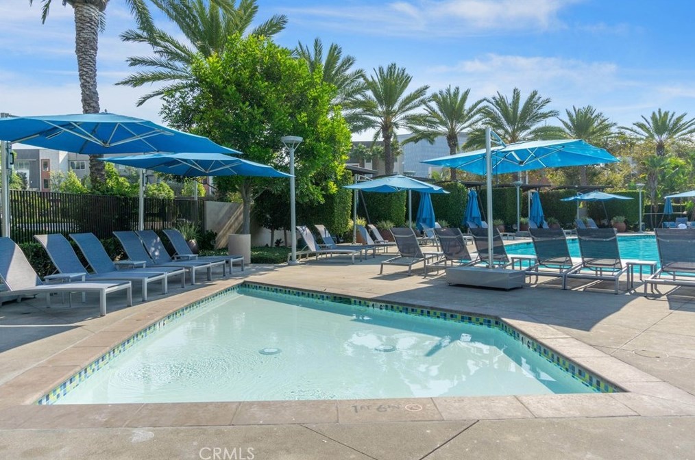 402 Rockefeller, Irvine CA  92612-7165 exterior