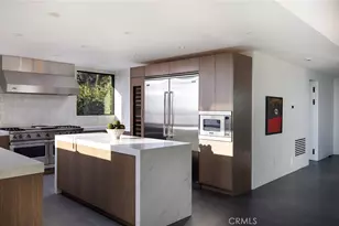 9015 Alto Cedro Dr, Beverly Hills, CA 90210 - Photo 23