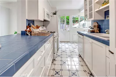 924 Park Avenue, Laguna Beach, CA 92651 - Photo 9