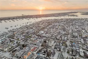 220 Apolena Ave, Newport Beach, CA 92662 - Photo 15