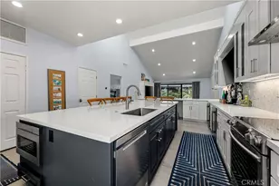 10 Serena Ct, Newport Beach, CA 92663 - Photo 13