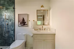 2201 N Hobart Blvd, Los Angeles, CA 90027 - Photo 15