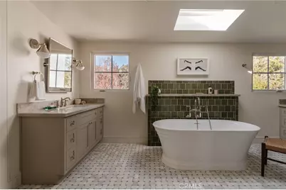 2201 N Hobart Boulevard, Los Angeles, CA 90027 - Photo 11