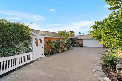 2 N Vista De La Luna, Laguna Beach, CA 92651 - Photo 3