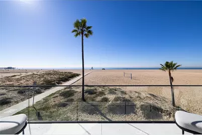 218 E Oceanfront, Newport Beach, CA 92661 - Photo 19