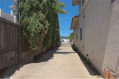 2094 Orange Avenue, Costa Mesa, CA 92627 - Photo 11