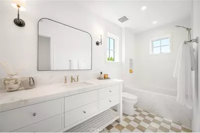 702 Saint James Pl, Newport Beach, CA 92663 - Photo 35