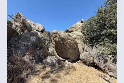 27251 Deertrail, Tehachapi, CA 93561 - Photo 11