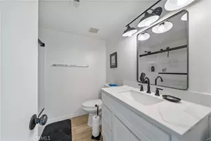 15732 S B, Tustin, CA 92780 - Photo 31