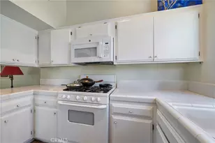 15732 S B, Tustin, CA 92780 - Photo 23