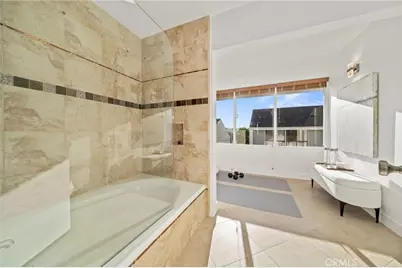 19 Swift Court, Newport Beach, CA 92663 - Photo 17