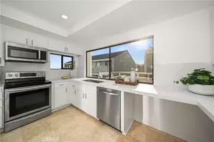 19 Swift Ct, Newport Beach, CA 92663 - Photo 9