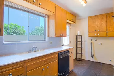 2032 Aliso Avenue, Costa Mesa, CA 92627 - Photo 13