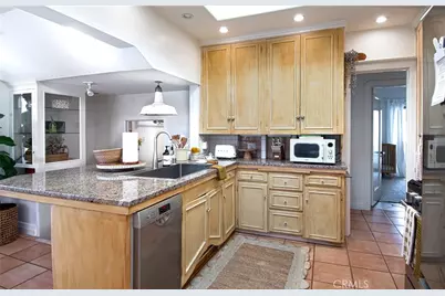 2209 Elden Avenue, Costa Mesa, CA 92627 - Photo 17