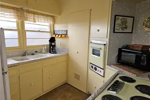 526 Park Ave, Newport Beach, CA 92662 - Photo 9