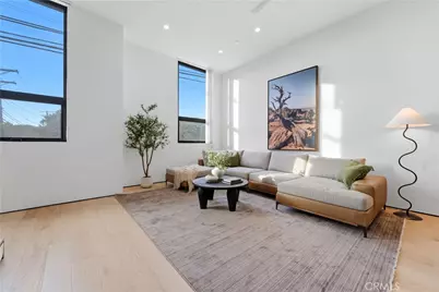 11702 Charnock Road, Los Angeles, CA 90066 - Photo 3