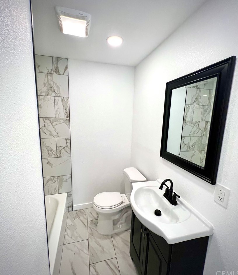 9009 Elm St, Los Angeles CA  90002-1806 exterior