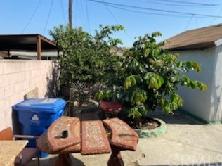 921 57 St, Los Angeles CA  90011-4823 exterior
