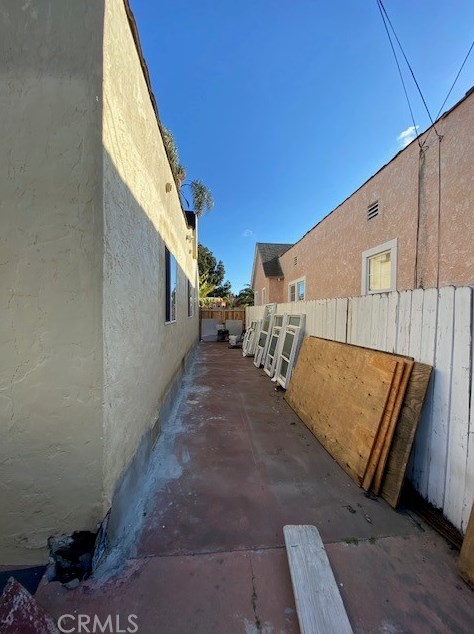 813 104th St, Los Angeles CA 90002-3530 exterior