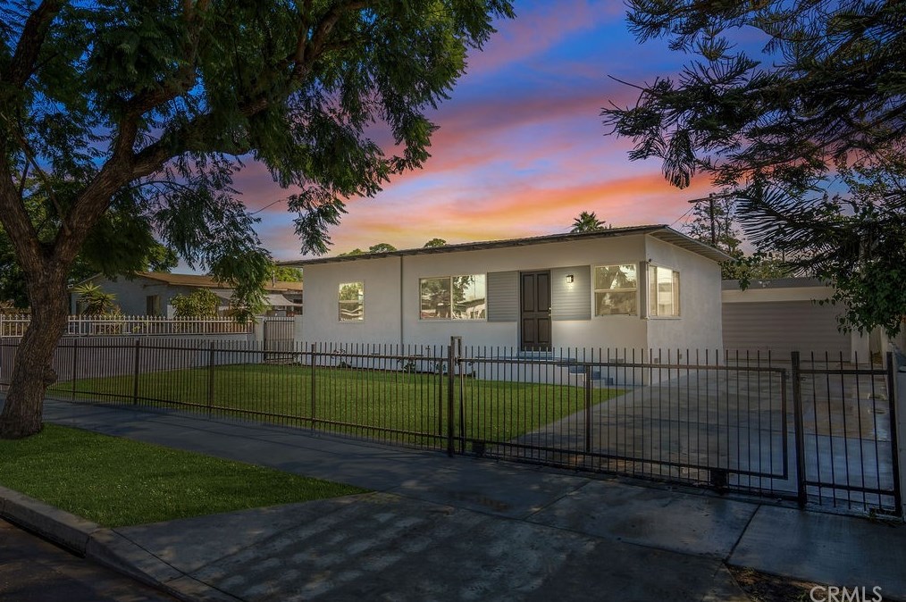 10206 Stanford Ave, Los Angeles CA  90002-3229 exterior
