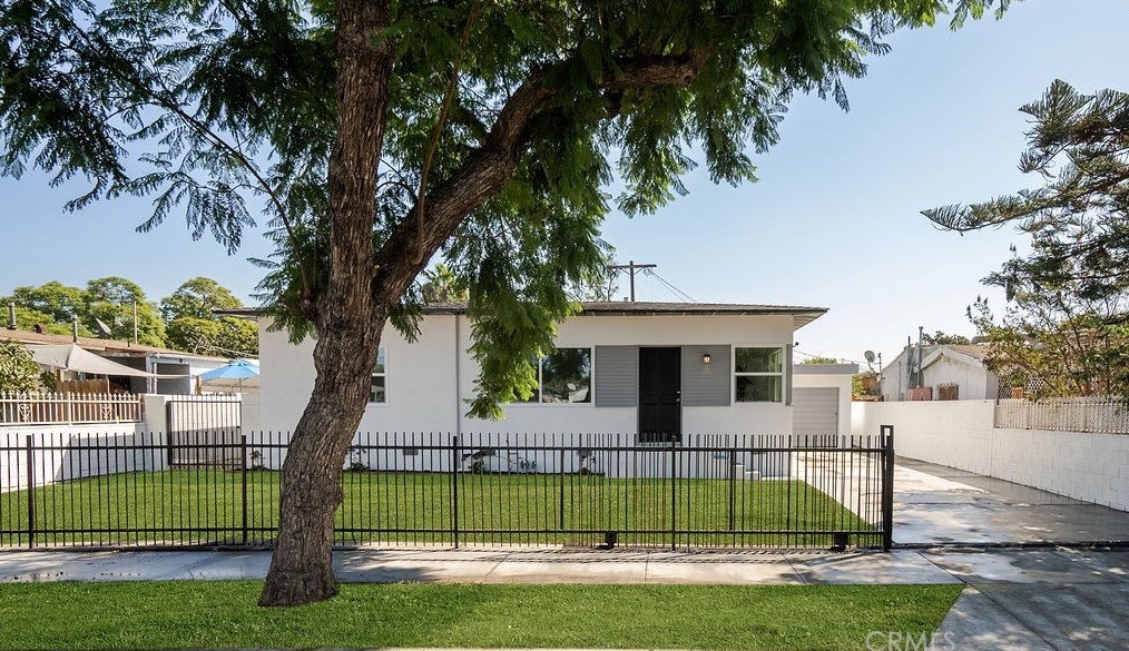 10206 Stanford Ave, Los Angeles CA  90002-3229 exterior