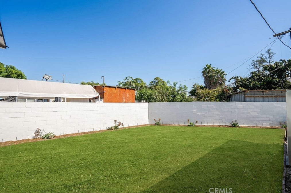 10206 Stanford Ave, Los Angeles CA  90002-3229 exterior