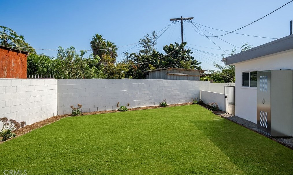 10206 Stanford Ave, Los Angeles CA  90002-3229 exterior
