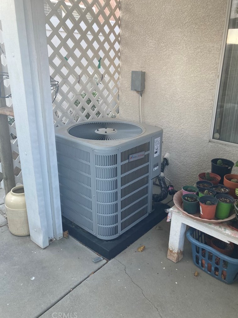 3062 Rainbow Ln, Banning CA  92220-3745 exterior