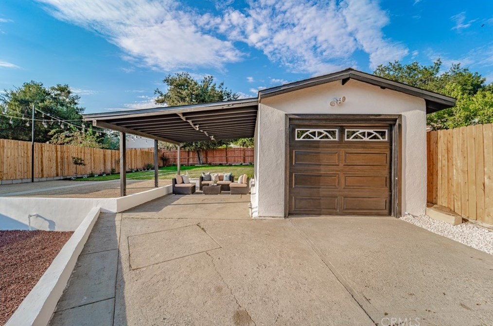 137 Altadena Dr, Altadena CA  91001-5104 exterior
