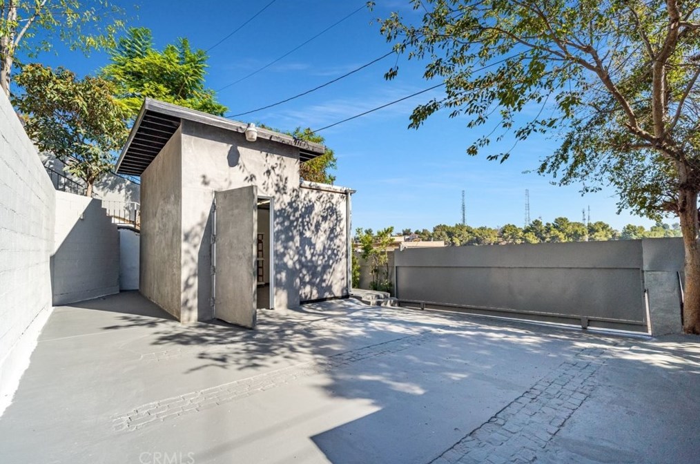 1201 Bonnie Beach Pl, Los Angeles CA  90063-1240 exterior