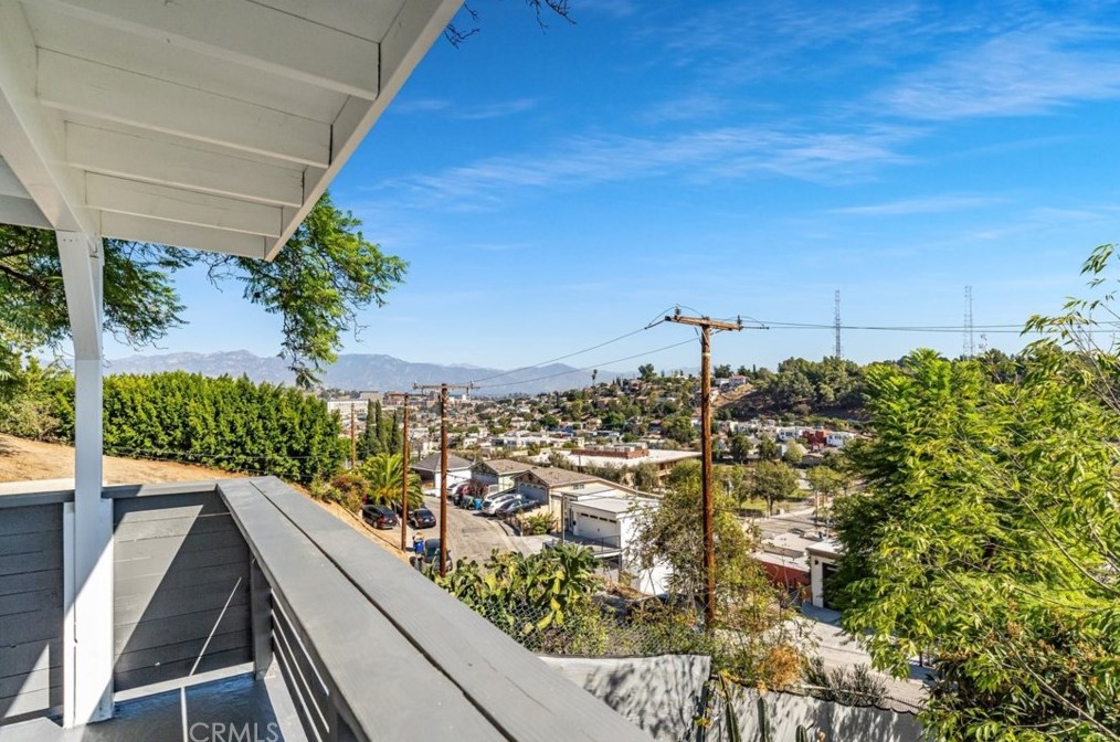 1201 Bonnie Beach Pl, Los Angeles CA  90063-1240 exterior