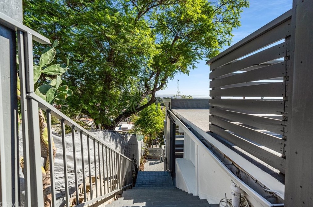 1201 Bonnie Beach Pl, Los Angeles CA  90063-1240 exterior