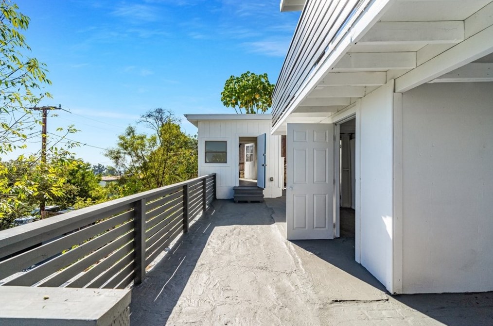 1201 Bonnie Beach Pl, Los Angeles CA  90063-1240 exterior