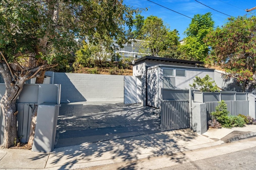 1201 Bonnie Beach Pl, Los Angeles CA  90063-1240 exterior