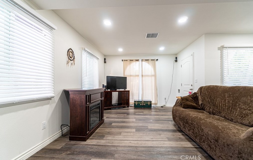 2925 Phelps Ave, Los Angeles CA  90032-2744 exterior