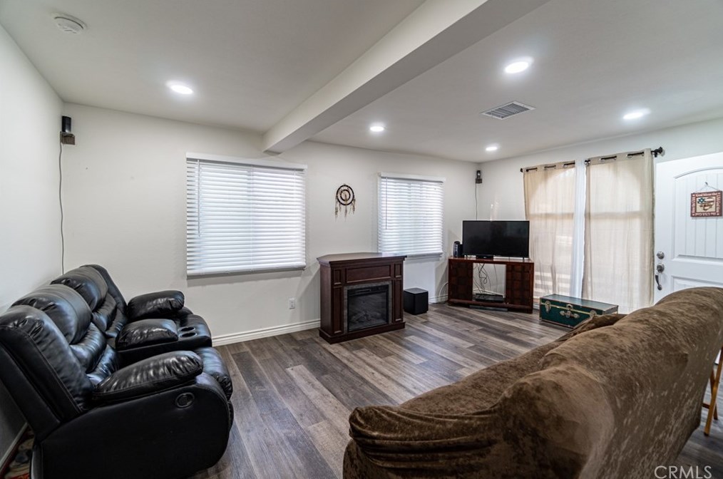 2925 Phelps Ave, Los Angeles CA  90032-2744 exterior