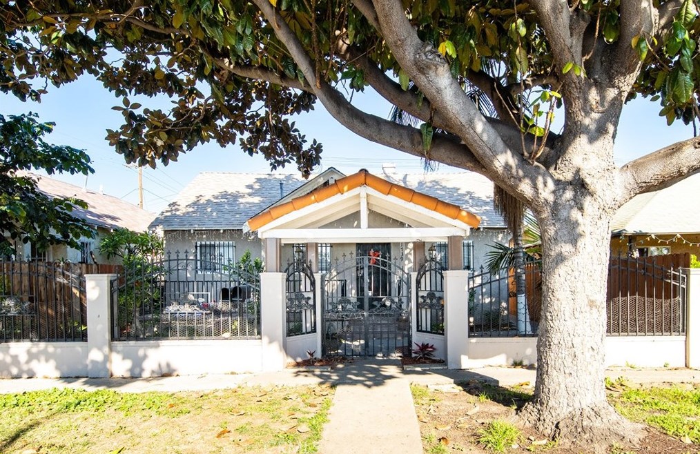 1739 56th St, Los Angeles CA  90062-2730 exterior